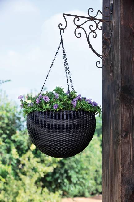 Подвесное кашпо под ротанг (Keter Rattan Hanging) коричневый