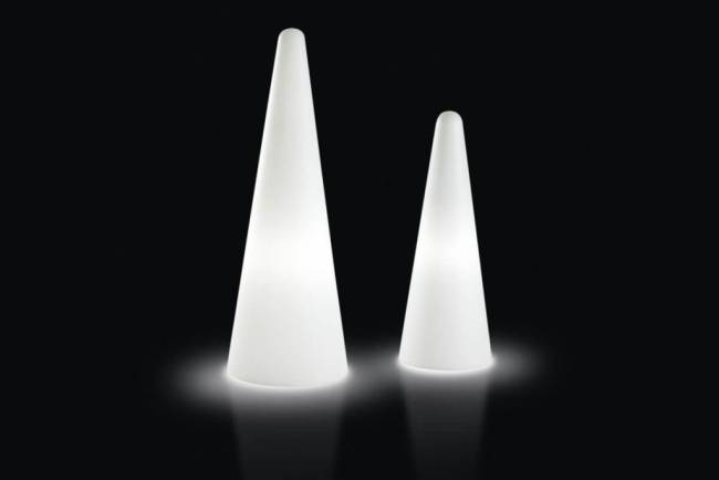 Светильник пластиковый Конус Cono Lighting IN белый Ø530х1500 мм Светильник пластиковый Конус Cono Lighting IN белый Ø530х1500 мм
