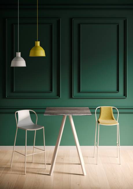 Стул пластиковый барный Kasia Stool 76 бежевый 490х360х1010 мм